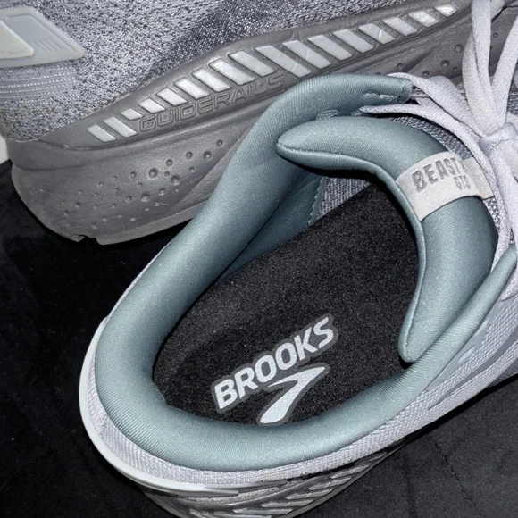 Brooks Beast GTS Light Gray Athletic Shoes - Picture 3 of 10